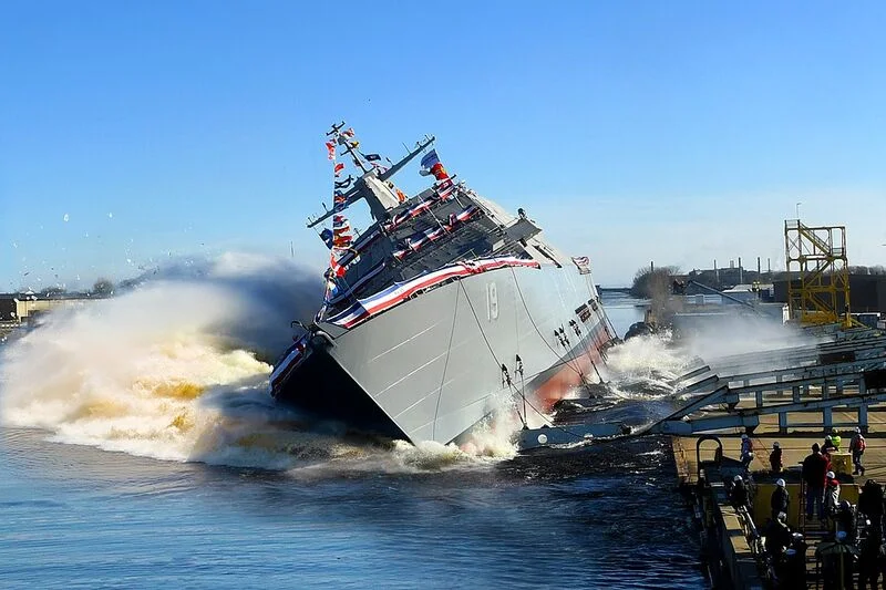 1024px-Launch_of_USS_St._Louis_at_Marinette_Marine,_Wisconsin_(USA),_on_15_December_2018_(181215-N-N0101-198).jpg